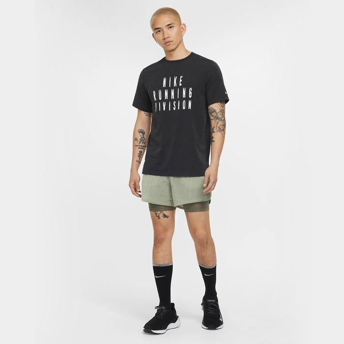 Nike Dri-FIT Stride Running Division 5-inch Water-Repellent 2-in-1 Men's Running Short - Jade Horizon