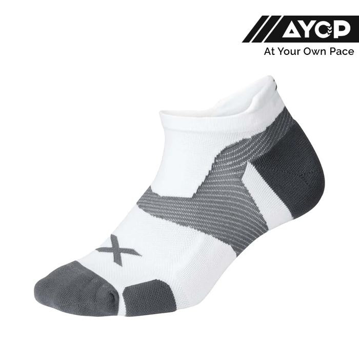 2XU Vectr Ultralight No Show Unisex Running Socks - White/Grey