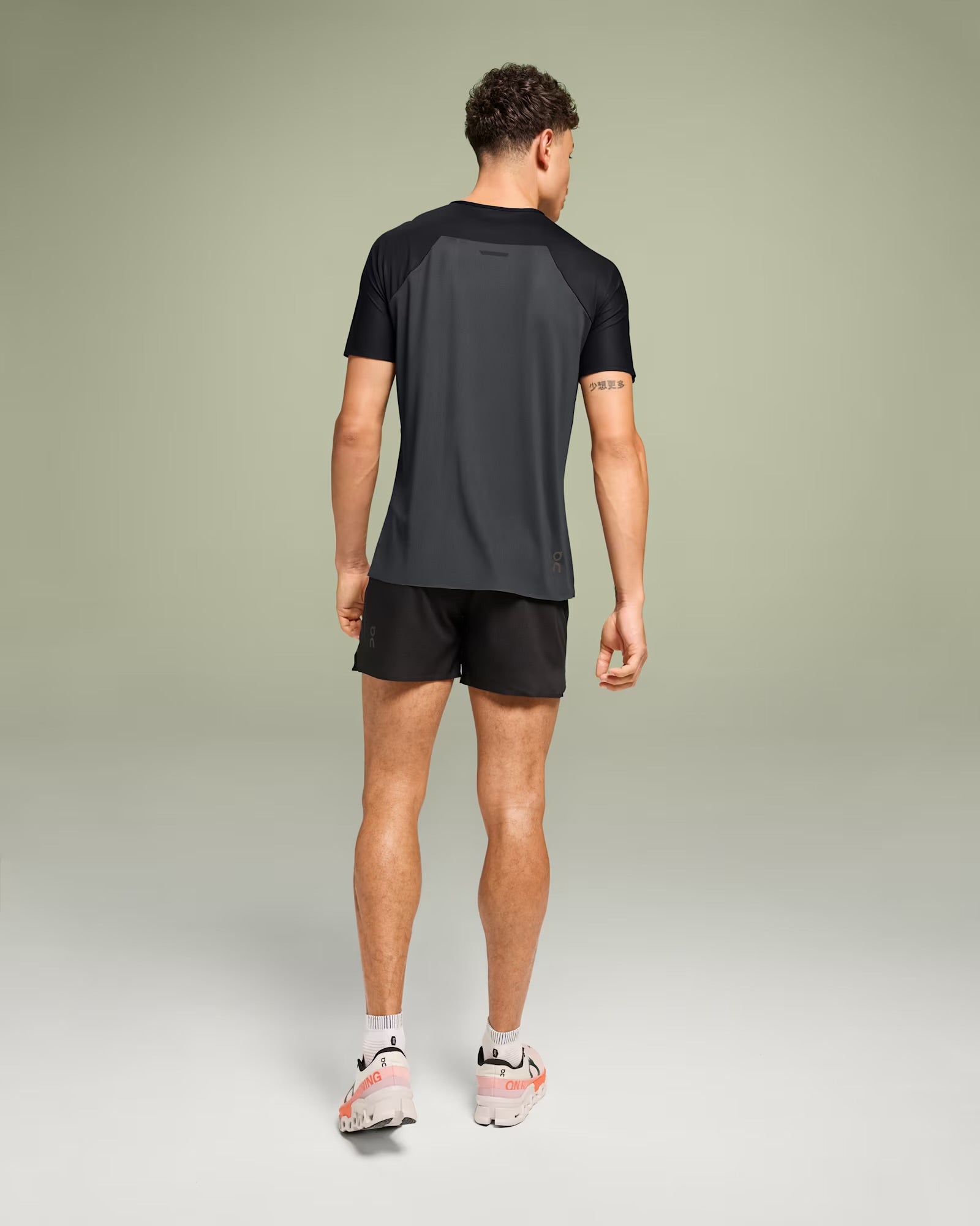 On Running Performance-T Men’s Running T-Shirt - Black Eclipse