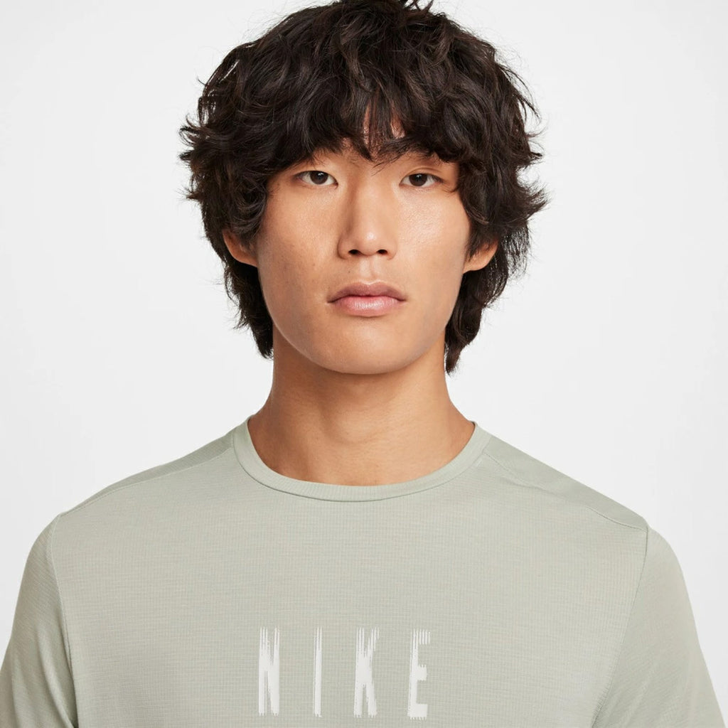 Nike Dri-FIT Run Division Men's Running T-Shirt - Jade Horizon