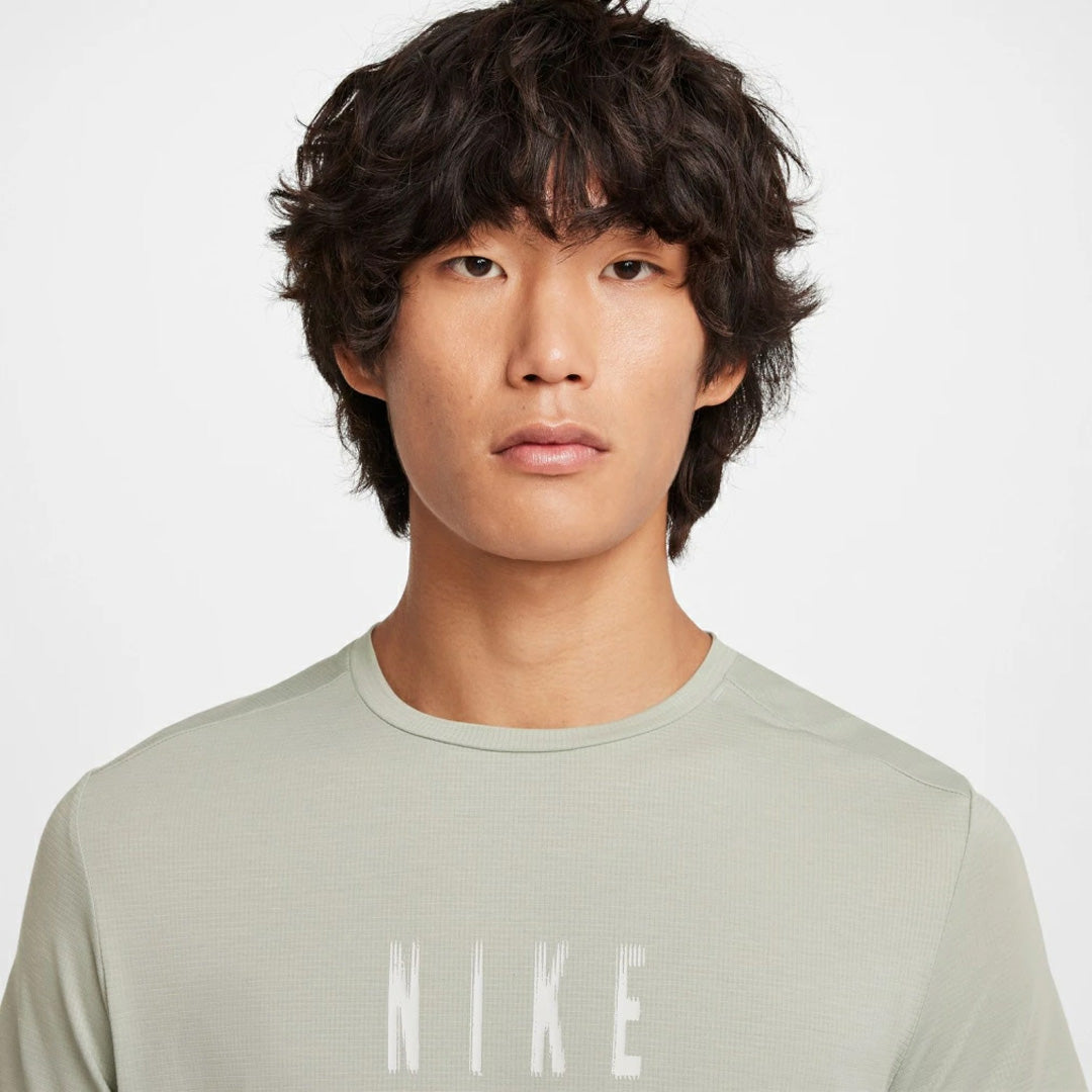 Nike Dri-FIT Run Division Men's Running T-Shirt - Jade Horizon