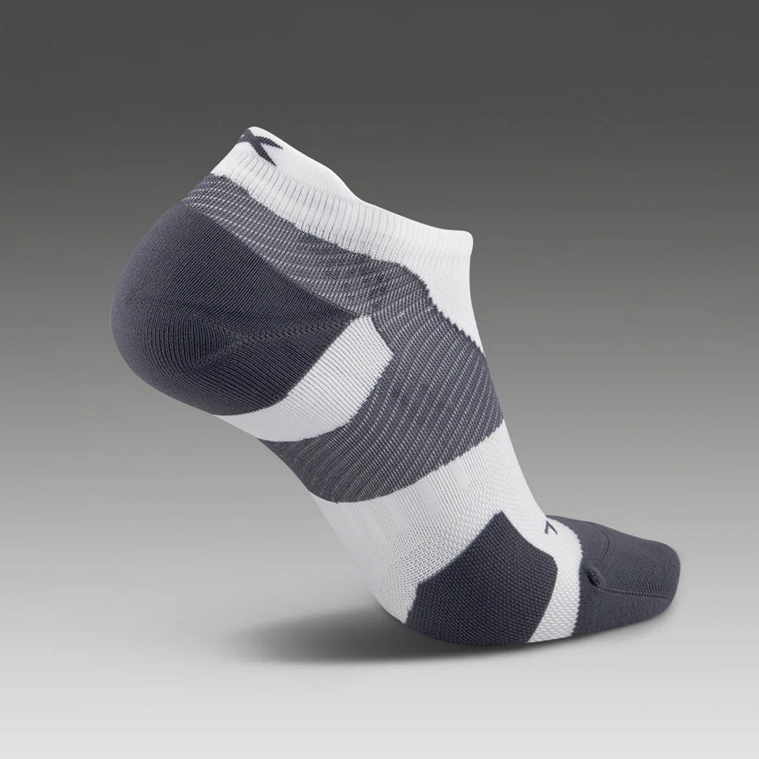 2XU Vectr Light Cushion No Show Unisex Running Socks - White/Grey