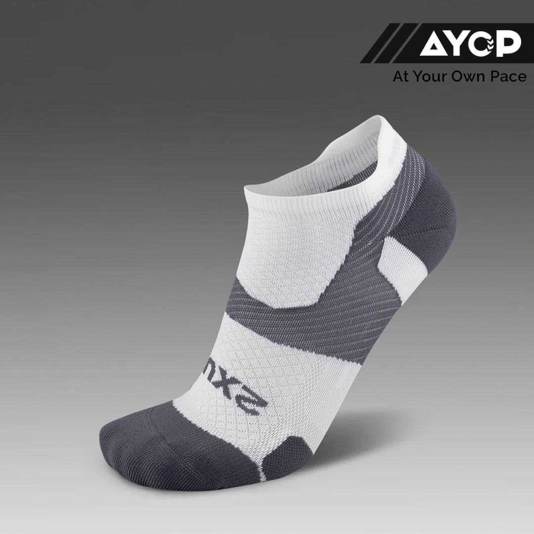 2XU Vectr Light Cushion No Show Unisex Running Socks - White/Grey