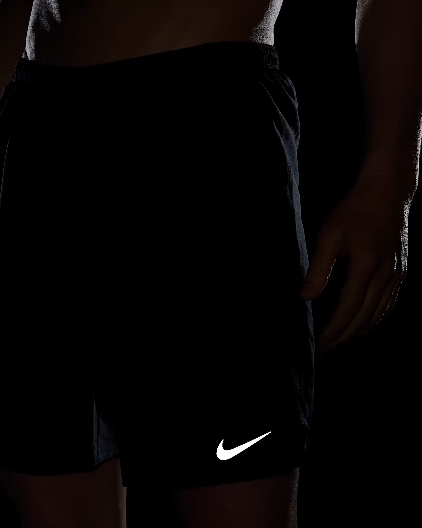 Nike Men's Challenger Brief-Lined 7-inch Shorts