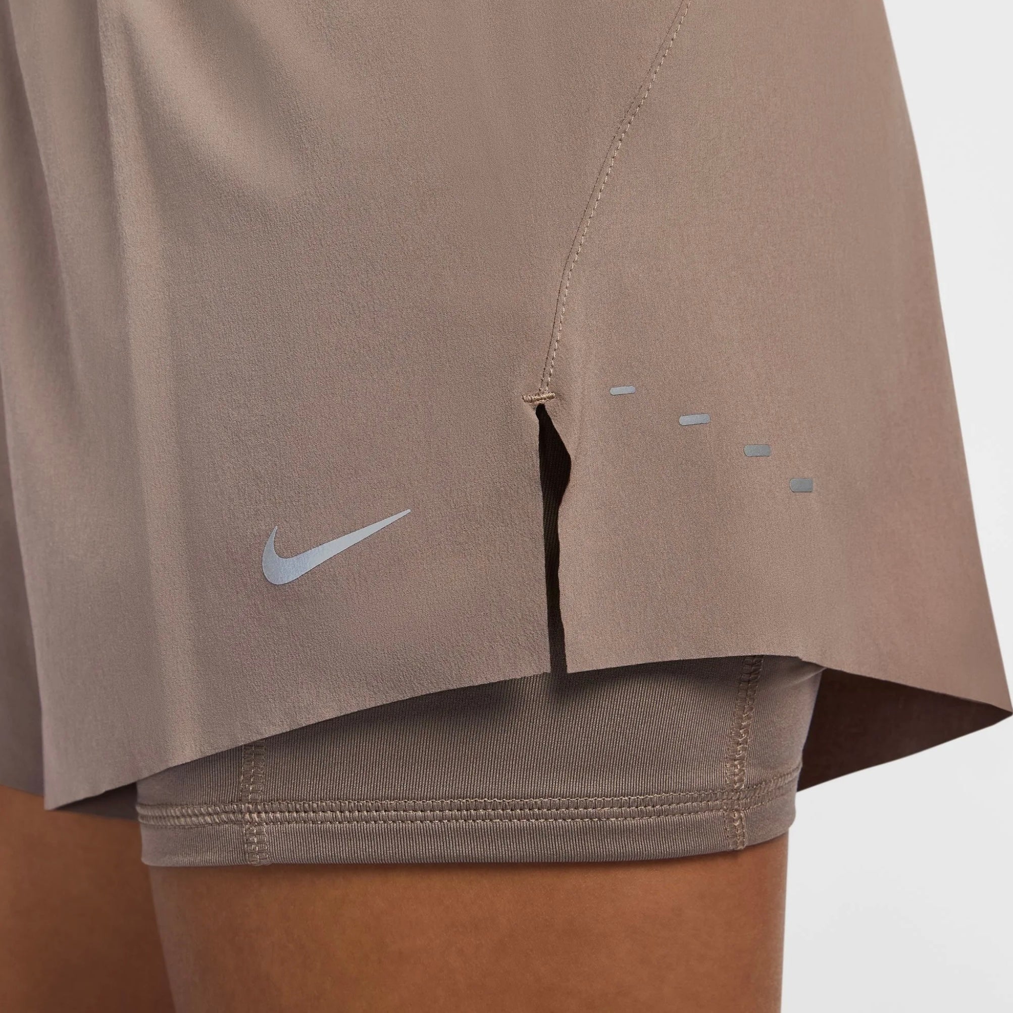 Nike Swift Dri-FIT Mid-Rise 2-in-1 Women's Running Shorts - Mink Brown