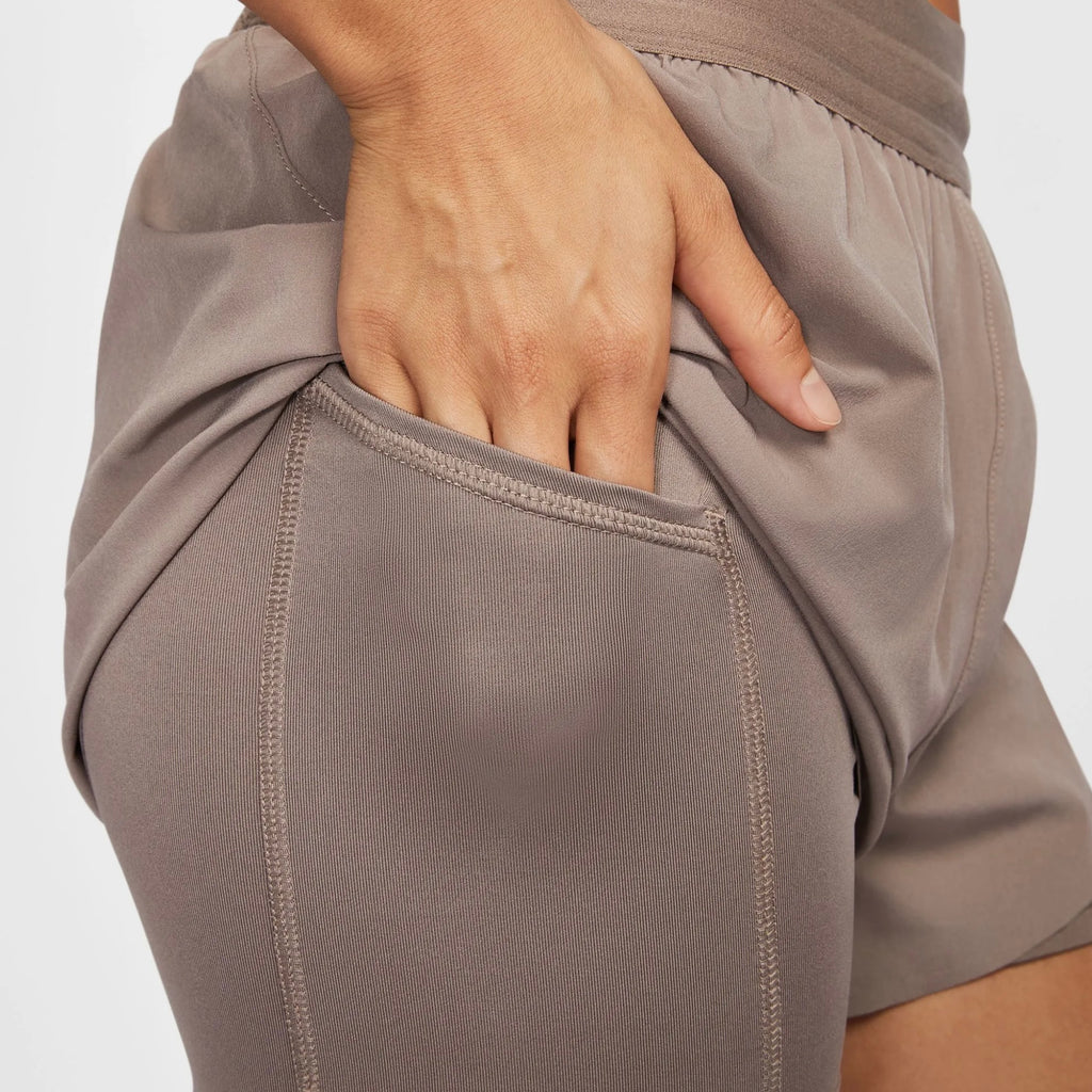 Nike Swift Dri-FIT Mid-Rise 2-in-1 Women's Running Shorts - Mink Brown