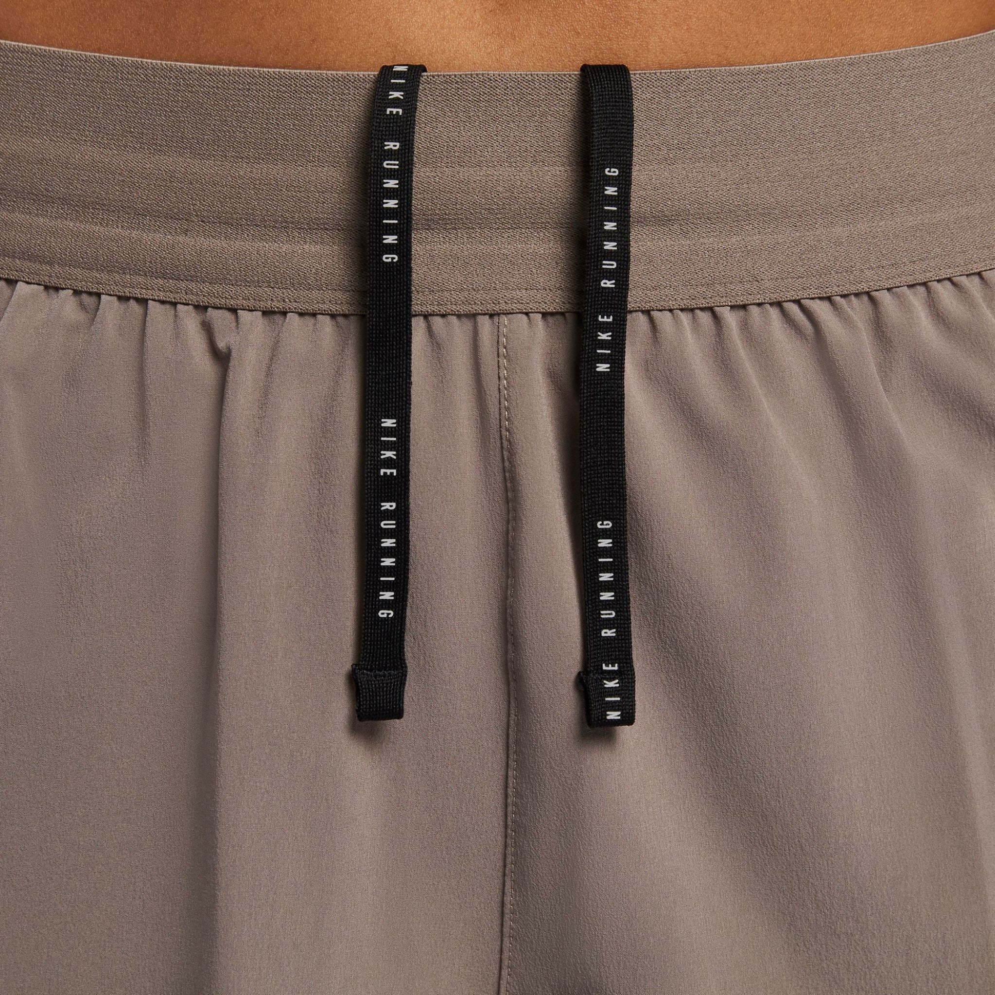 Nike Swift Dri-FIT Mid-Rise 2-in-1 Women's Running Shorts - Mink Brown