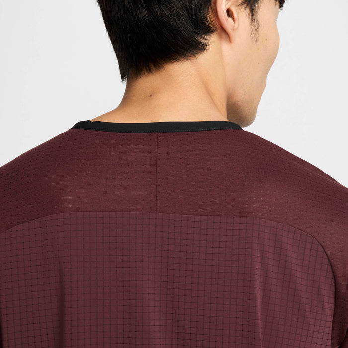 Nike Trail Solar Chase Men's Running T-Shirt - Burgundy Crush