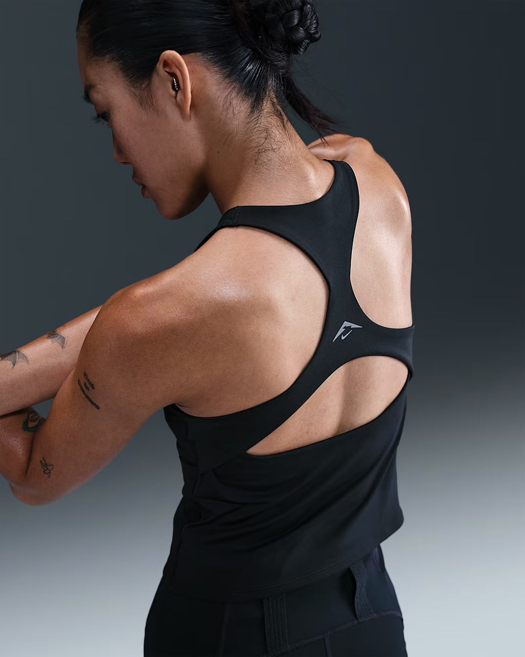 Nike Dri-FIT Trail Medium-Support Padded Women’s Running Sports Bra Tank Top - Black