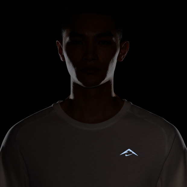 Nike Trail Dri-FIT ADV Solar Chase Men’s Running T-Shirt - Sail