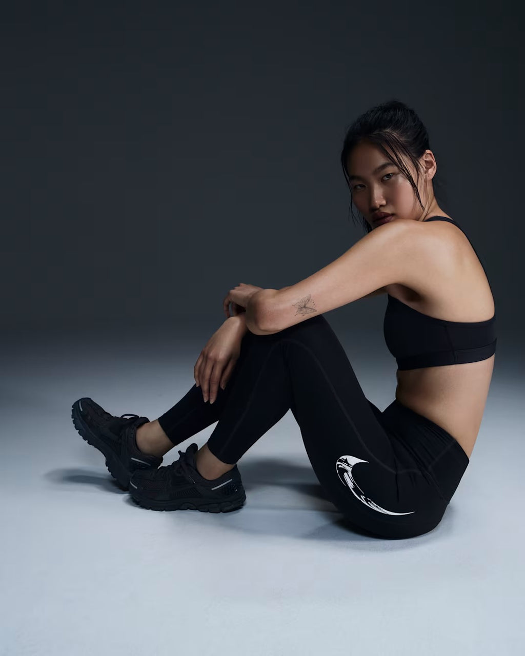 Nike Fast Swoosh Mid-Rise with Pockets 7/8 Length Women’s Running Leggings - Black