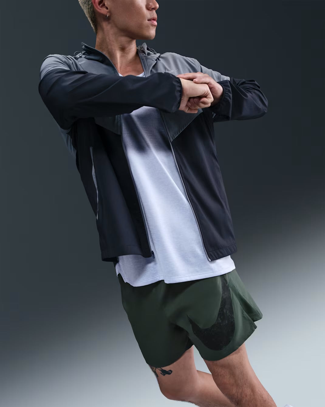 Nike Dri-FIT Challenger Swoosh 5-inch Men’s Running Shorts - Vintage Green