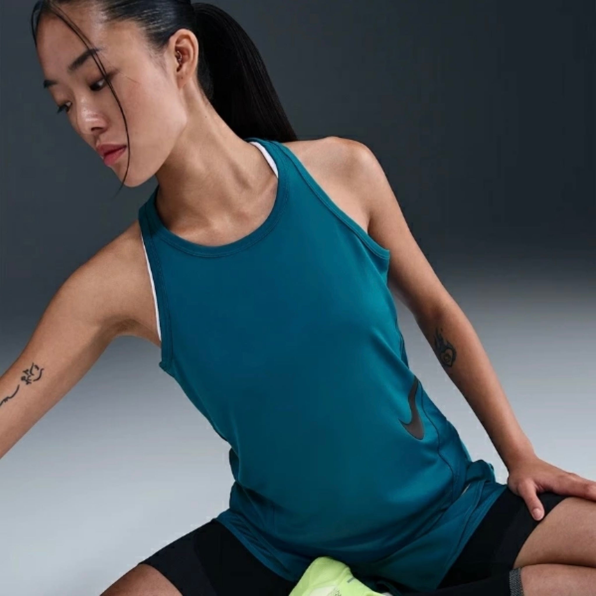 Nike Tempo Swoosh Run Women’s Running Tank Top - Green Abyss