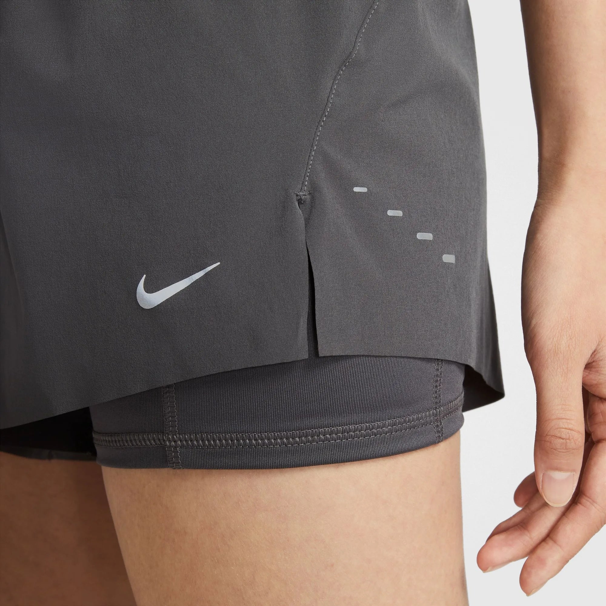 Nike Dri-FIT Swift Mid-Rise 2-in-1 Women's Running Shorts - Thunder Grey