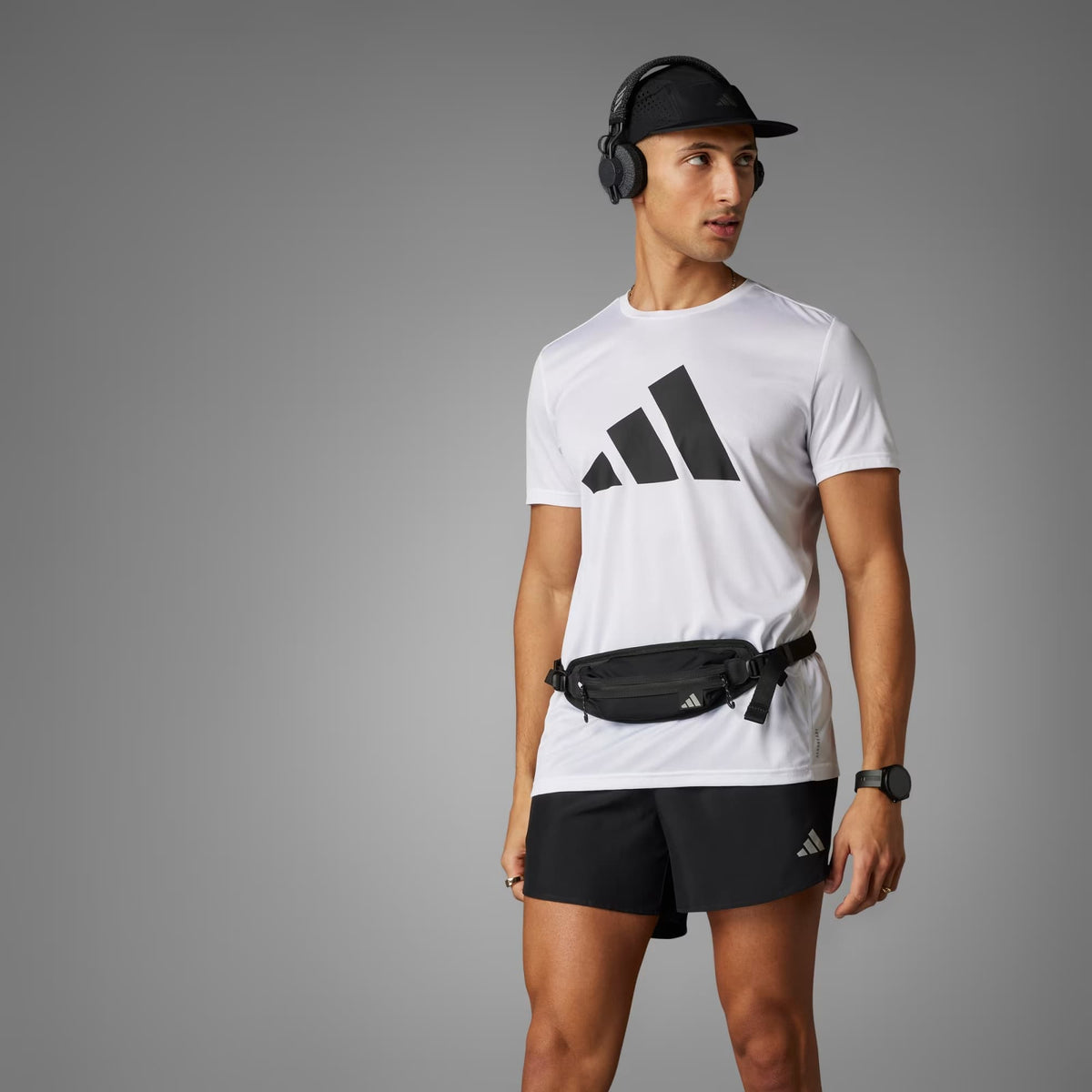 Kaos Lari Pria Adidas Run It Logo - Putih