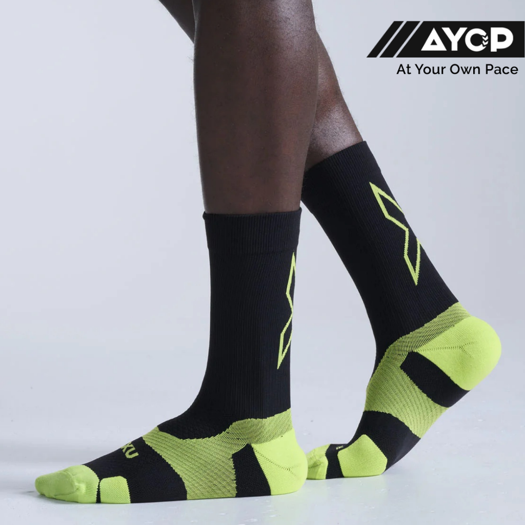 2XU Vectr Light Cushion Crew Socks - Black Volt
