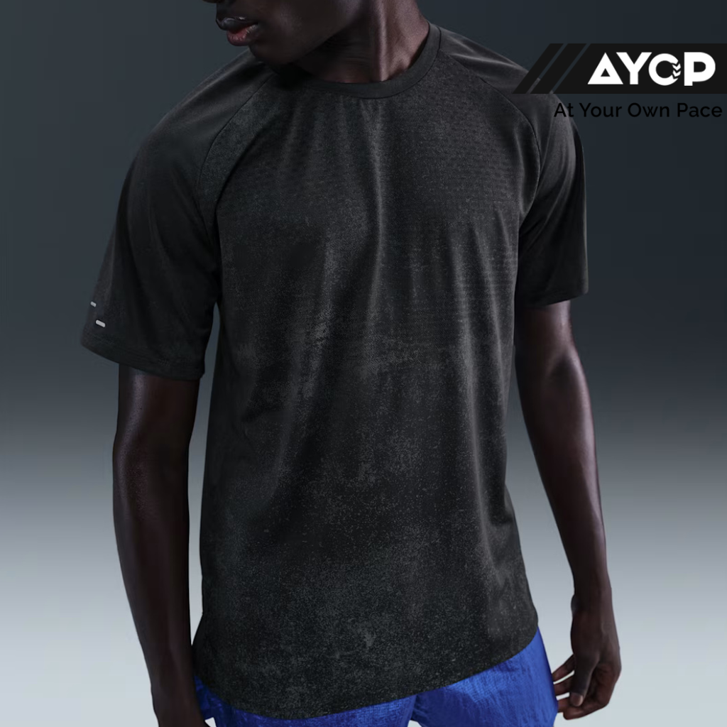 Nike Dri-FIT ADV Stride Dengan Reflektif Pria Lengan Pendek Lari - Off Noir