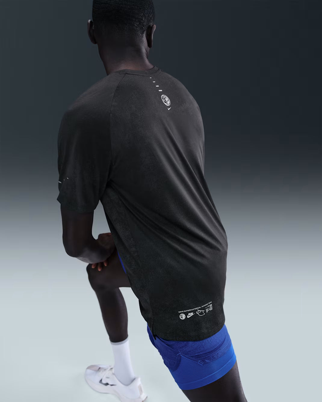 Nike Dri-FIT ADV Stride With Reflective Men's Running Short Sleeve - Off Noir