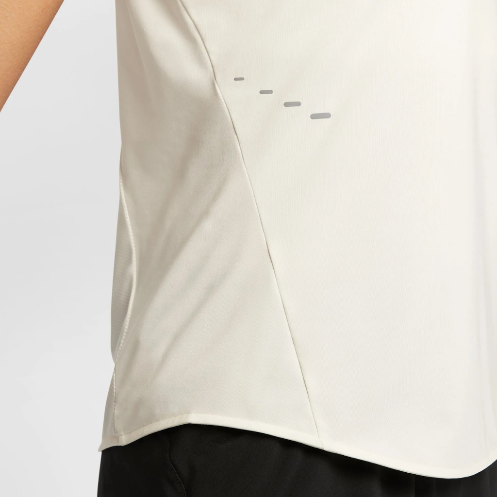 Nike Dri-FIT Swift Short-Sleeve Women's Running Tops - Sail