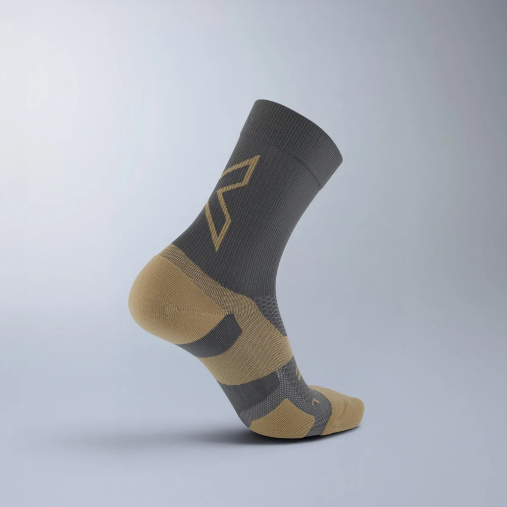 2XU Vectr Light Cushion Crew Socks - Turbulence/Pebble