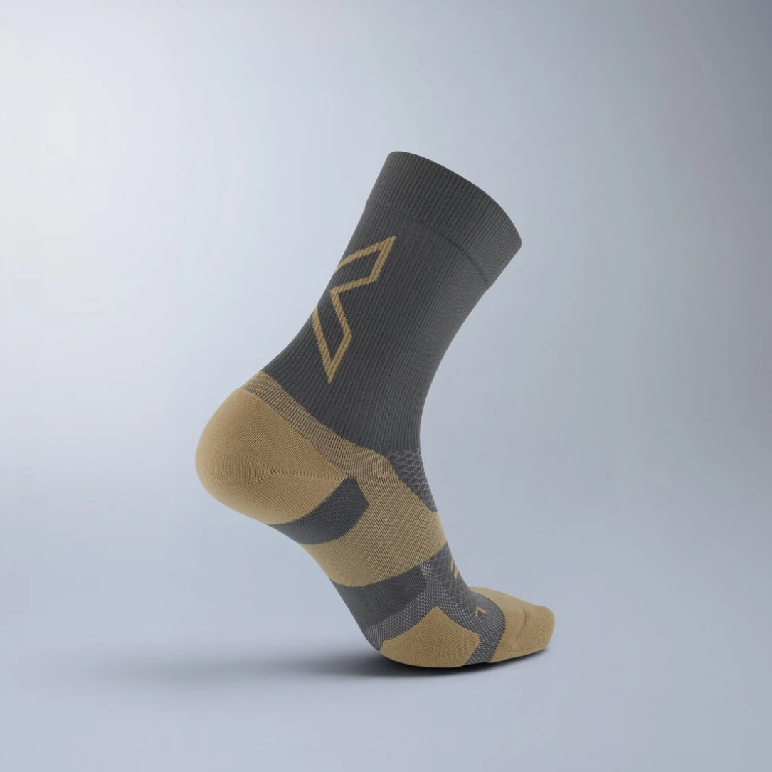 2XU Vectr Light Cushion Crew Socks - Turbulence/Pebble