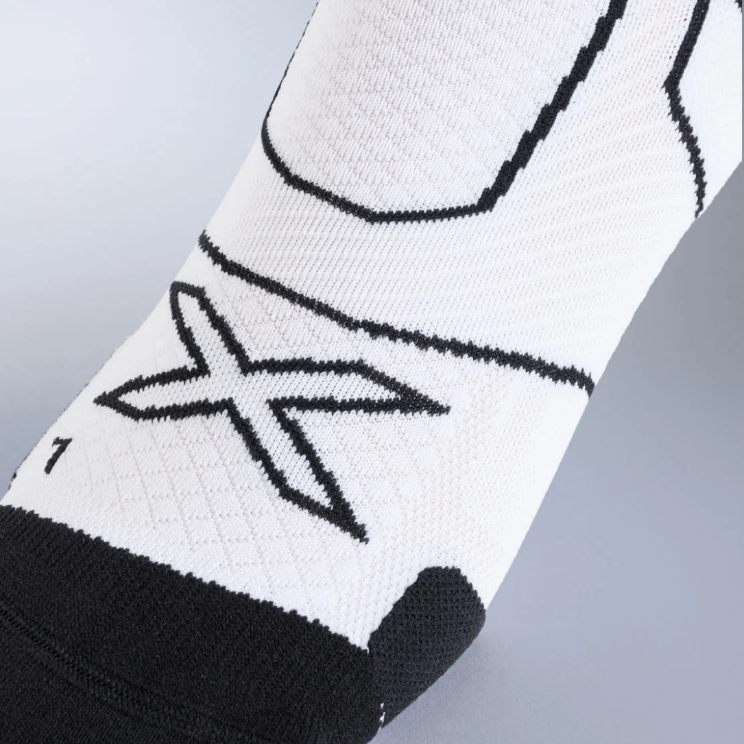 2XU Vectr Cushion Crew Socks - White/Black